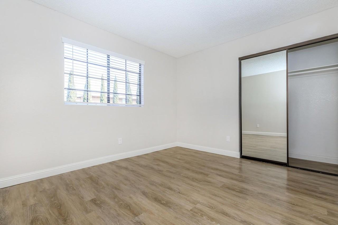 Hollister Creek Apartments - Photo 7 of 30