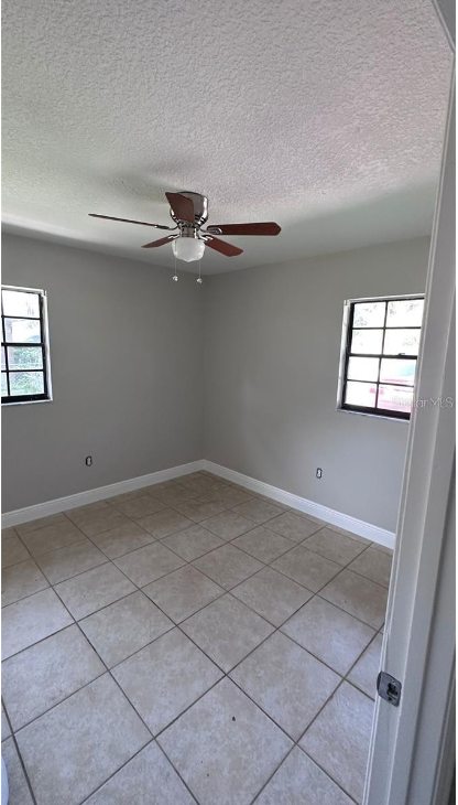 210 N Lone Oak Dr - Photo 5 of 8