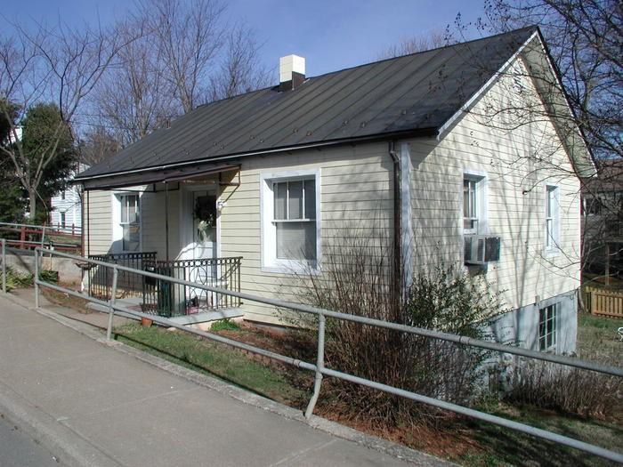 1304 Avon St - Photo 3 of 13