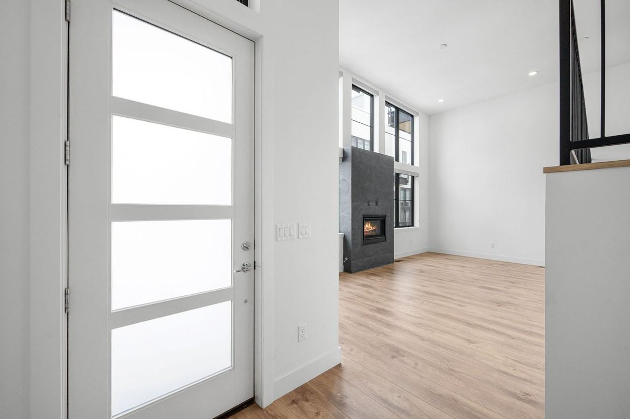 818 Ash St - Photo 2 of 38