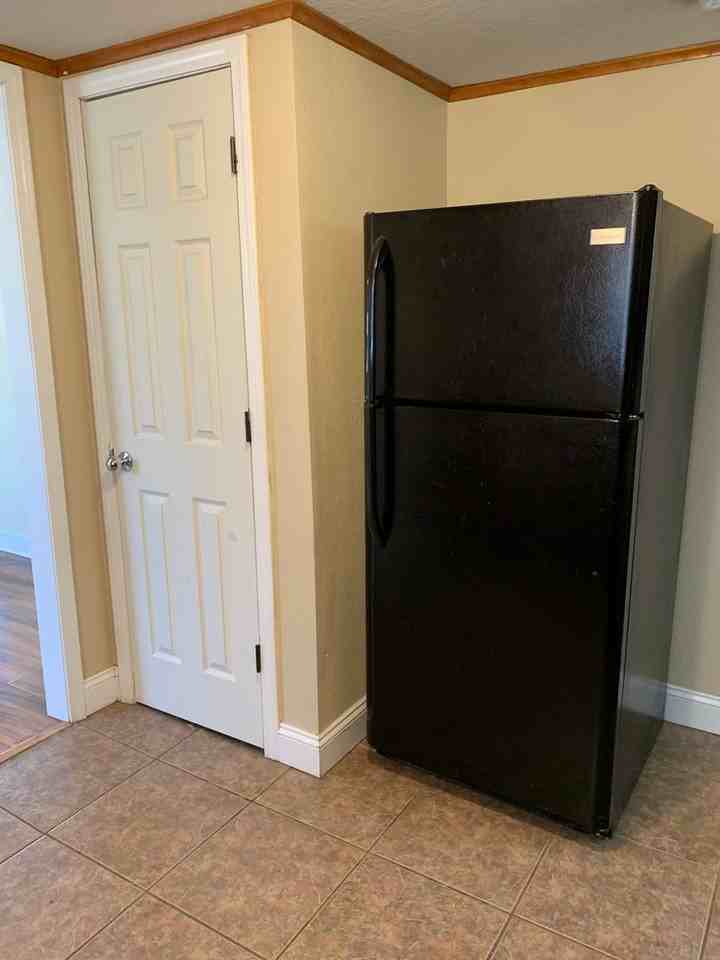 1410 Iowa Ave - Photo 6 of 18