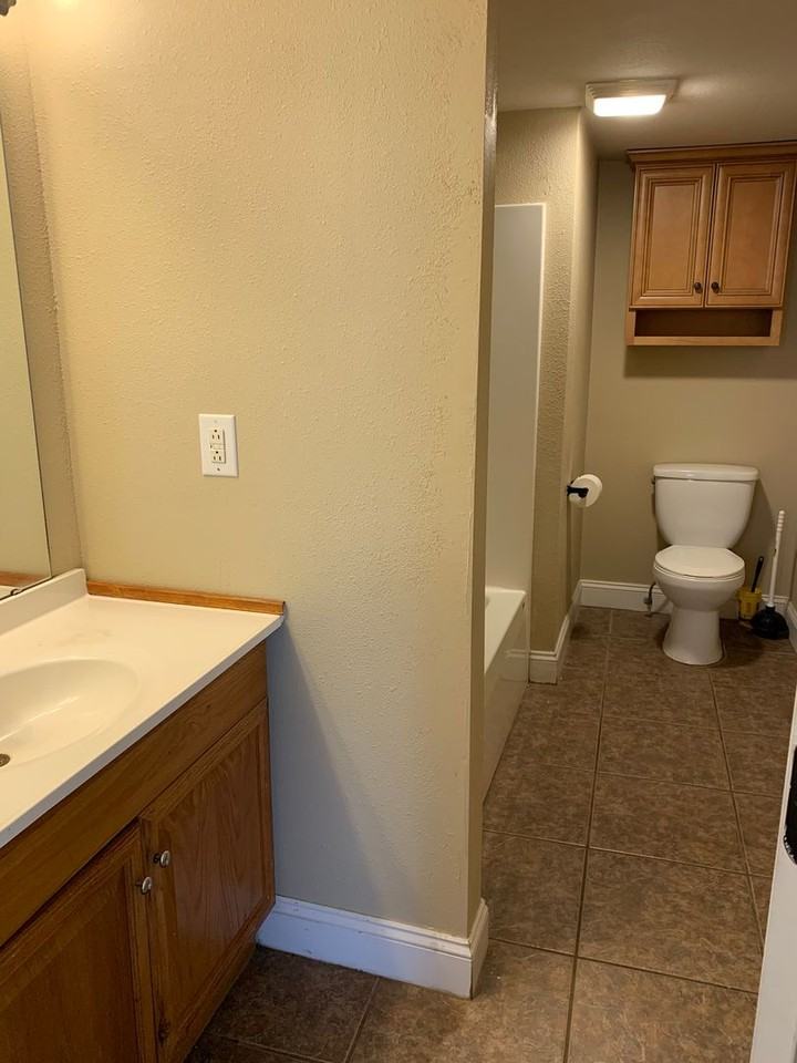 1410 Iowa Ave - Photo 7 of 18