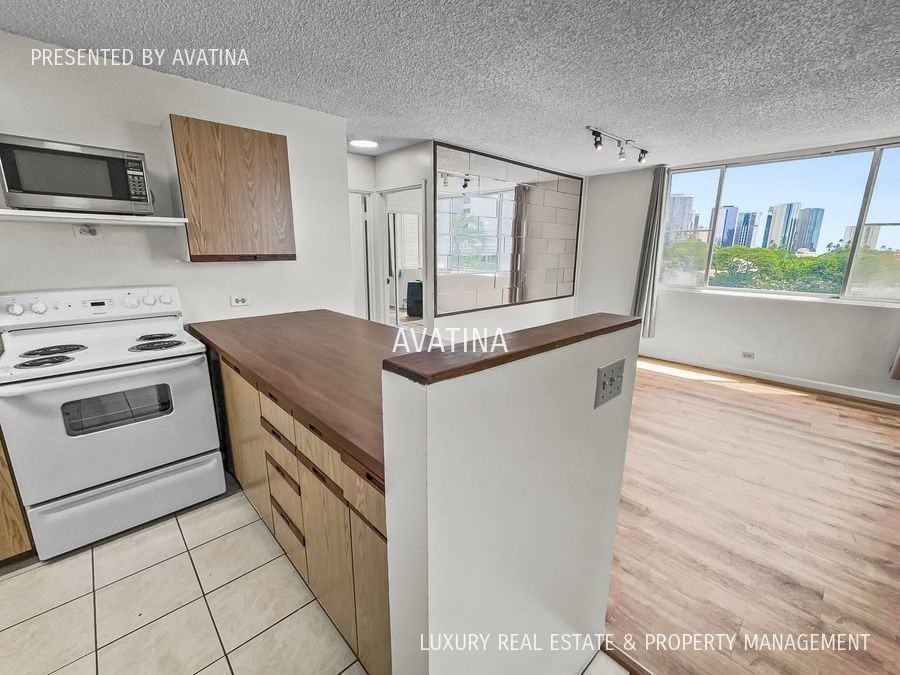 1032 Kinau St #401 - Photo 2 of 16