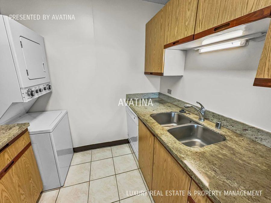 1032 Kinau St #401 - Photo 6 of 16