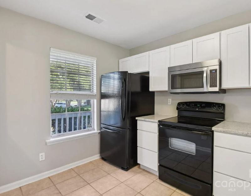 8204 Golf Ridge Dr - Photo 3 of 18