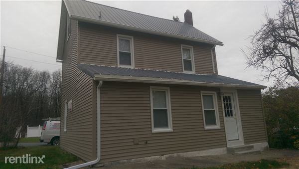 221 Oak St - Photo 2 of 11