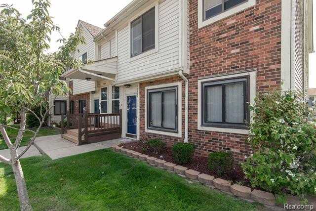 15820 Orchard Ln - Photo 2 of 20