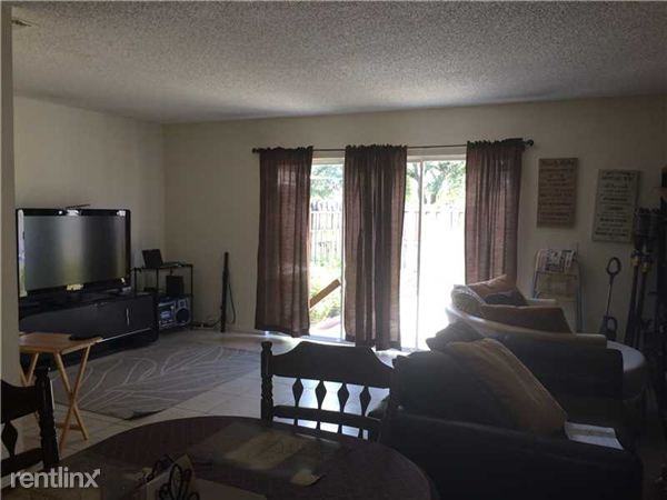 17544 SW 140th Ct - Photo 2 of 7