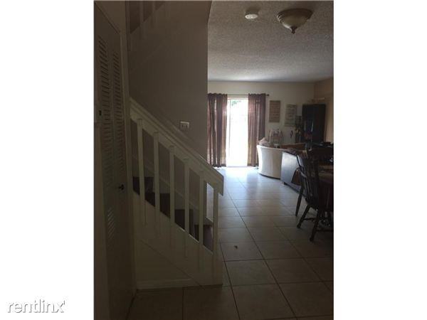 17544 SW 140th Ct - Photo 3 of 7