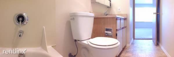 Amesbury Court Apartments - Photo 3 of 8