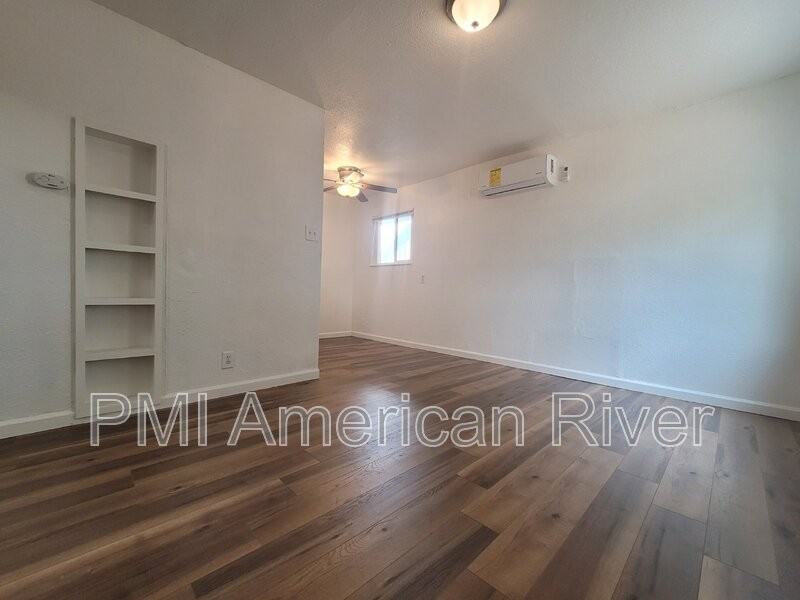 3729 Balsam St #4 - Photo 4 of 13