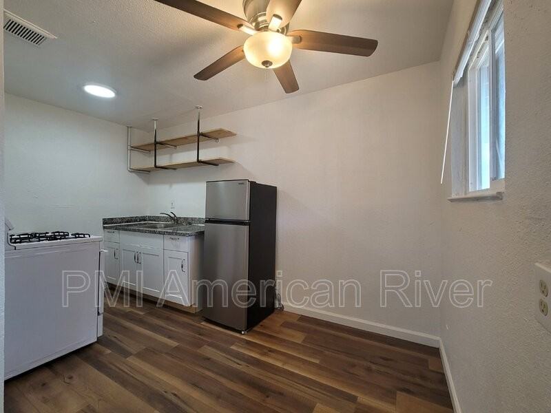 3729 Balsam St #4 - Photo 6 of 13