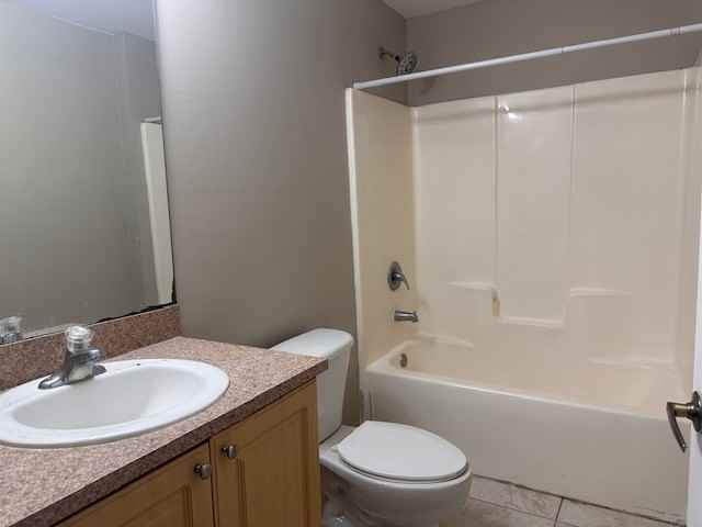 436 Loretta Ave S - Photo 3 of 9