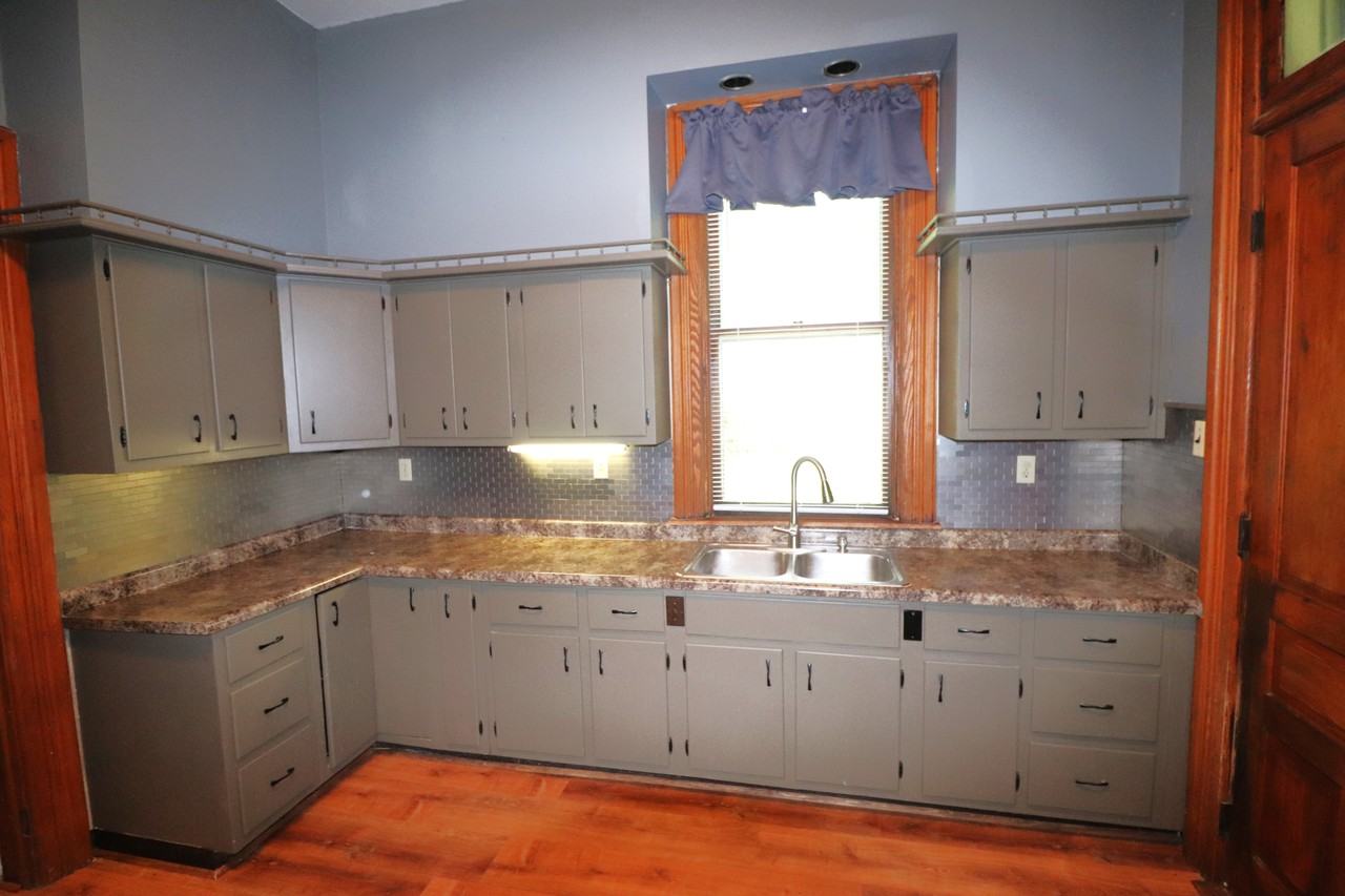 115 South 11th Street - Photo 4 of 31