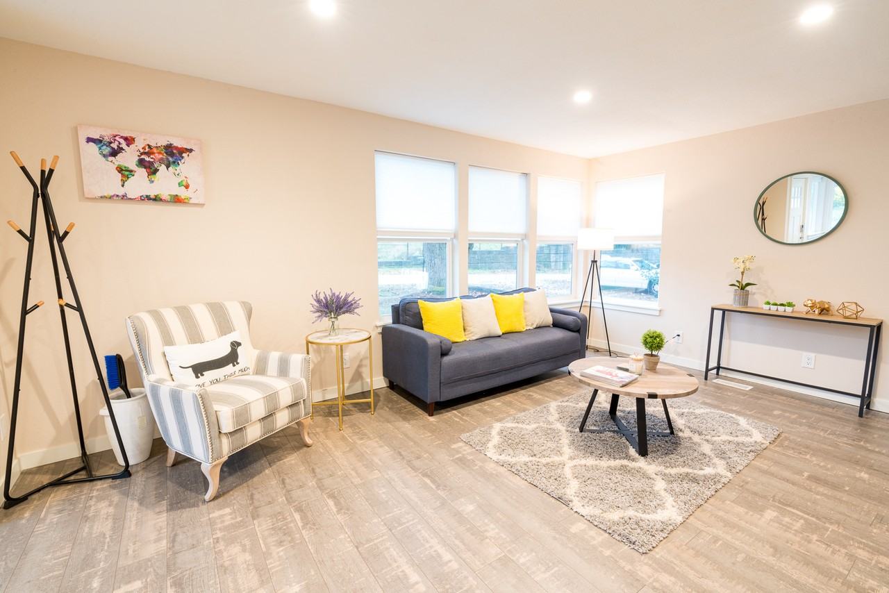 8985 Sw Center St #NA - Photo 2 of 22