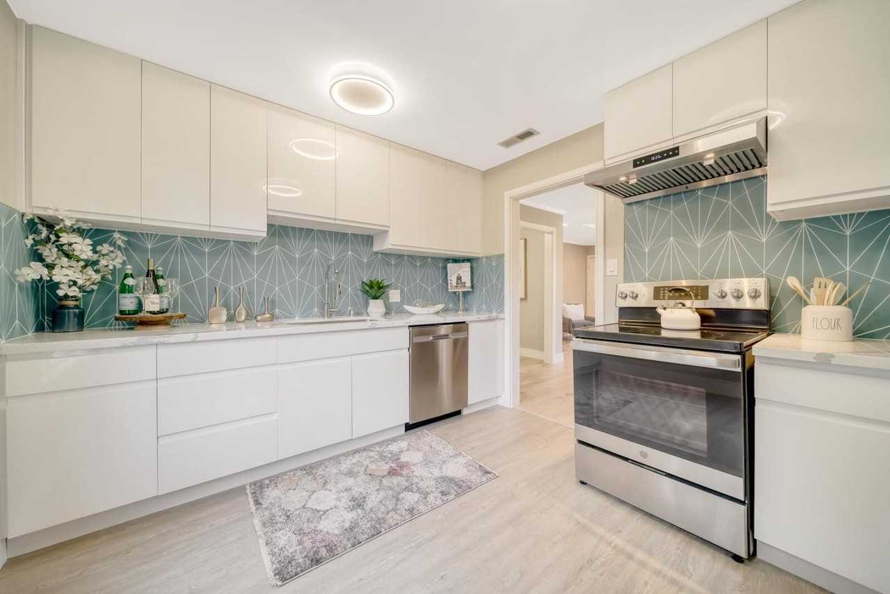 696 3rd Ave #NA - Photo 3 of 18