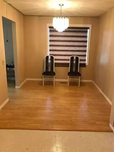 1419 42 St Ne - Photo 2 of 8