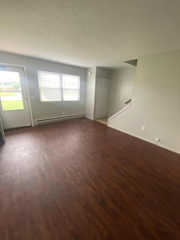 2115 Kenyon St - Photo 5 of 11