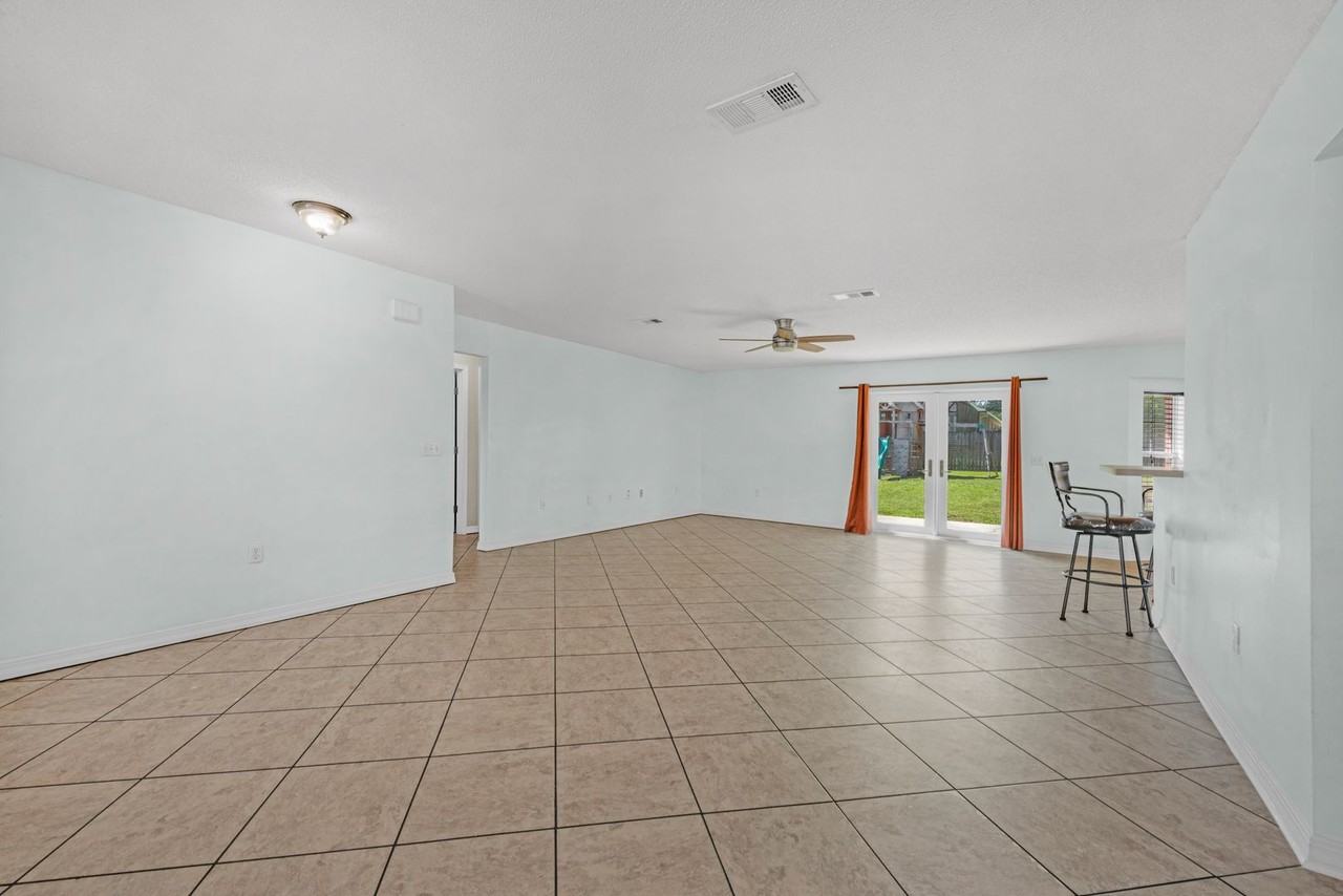 1661 Eagle St - Photo 2 of 30