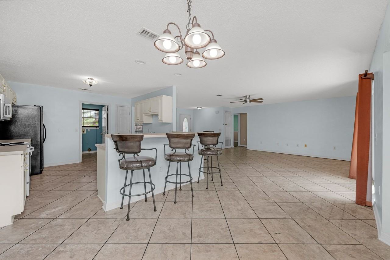 1661 Eagle St - Photo 3 of 30