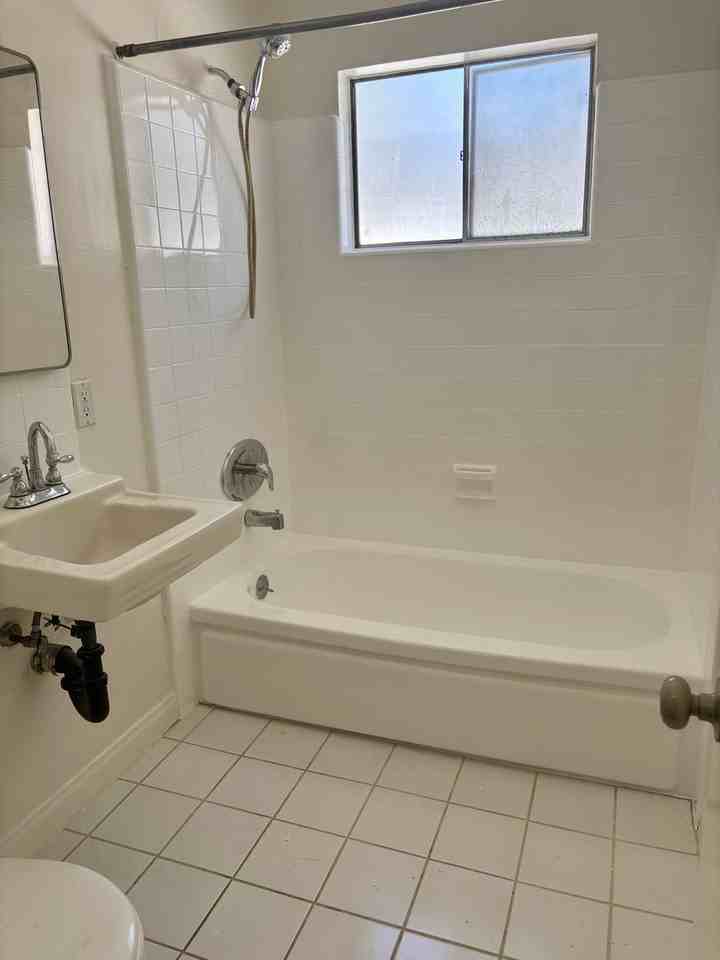 3916-3920 Kentucky Drive - Photo 3 of 6