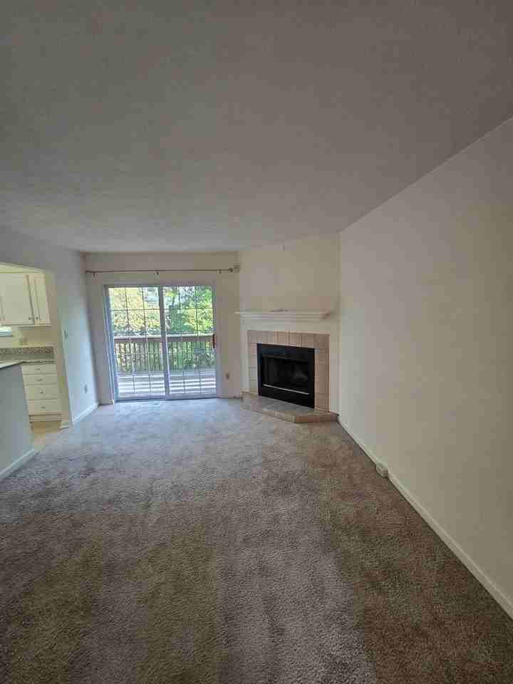 3084 Meadow Brook Ct - Photo 6 of 19