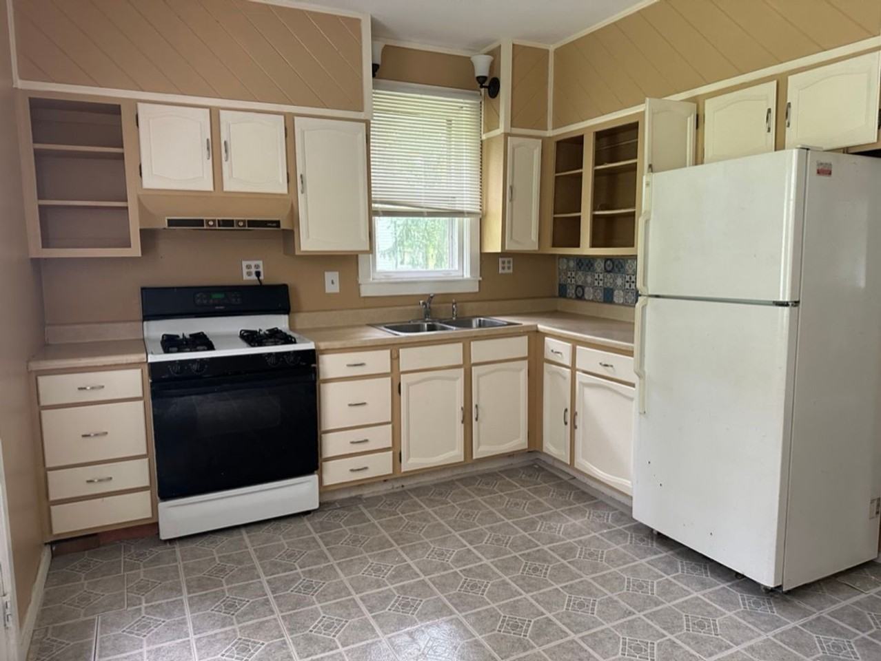 128 Bruceville - Photo 3 of 19