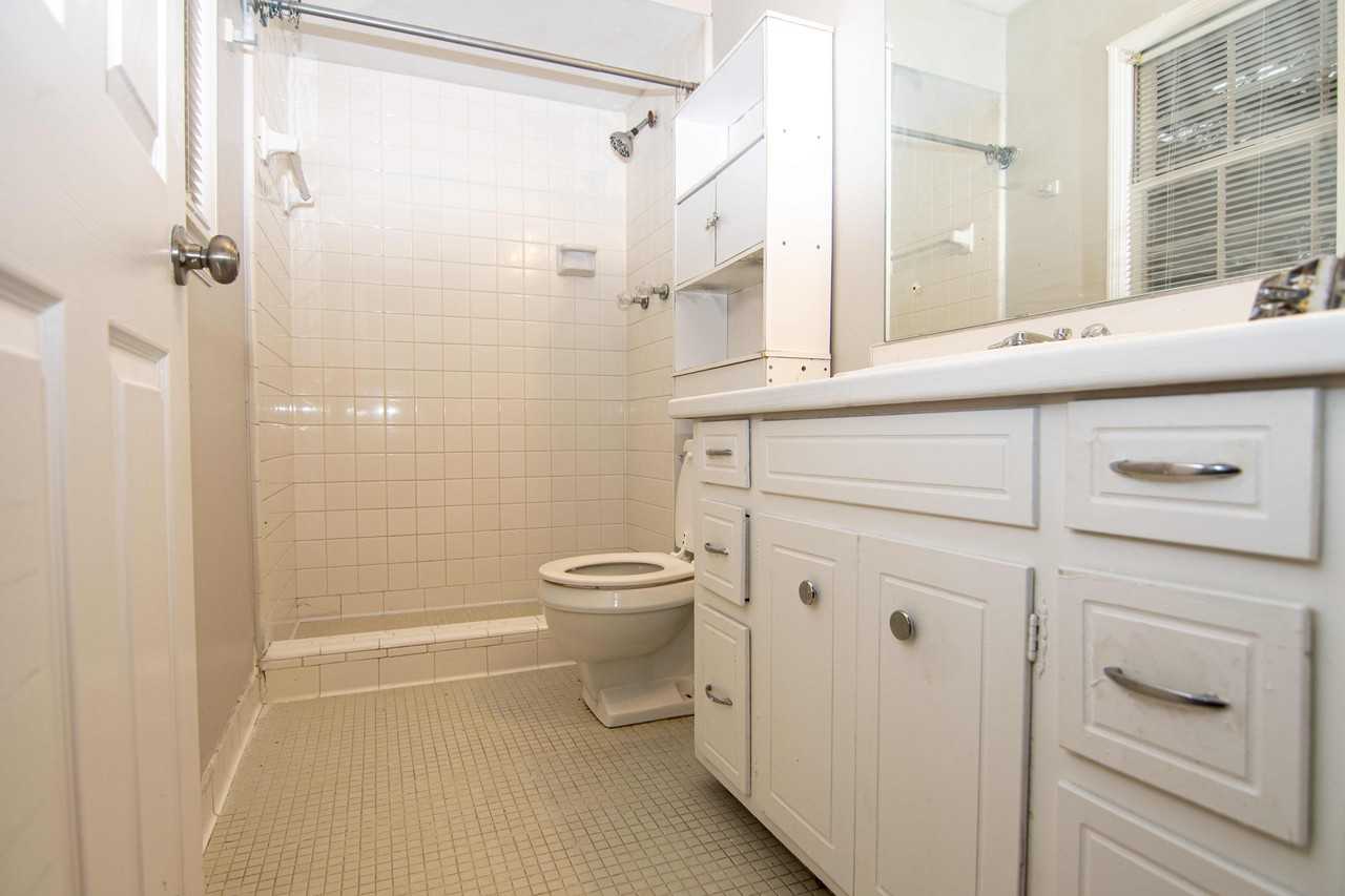 4100 King Arthur Pl #NA - Photo 7 of 12