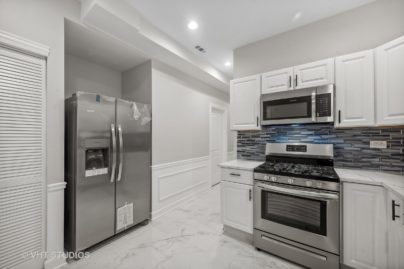 6607 S Sangamon St #2 - Photo 4 of 11