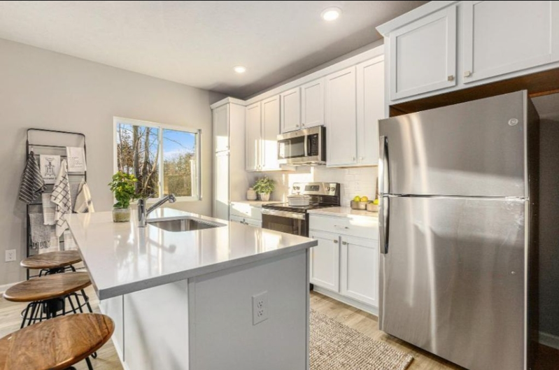 4633 Glen Haven Dr - Photo 3 of 19