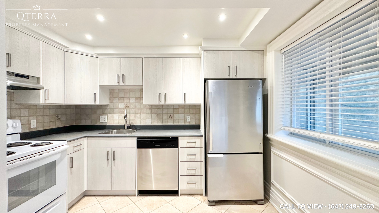 SPACIOUS 2 - Photo 2 of 11