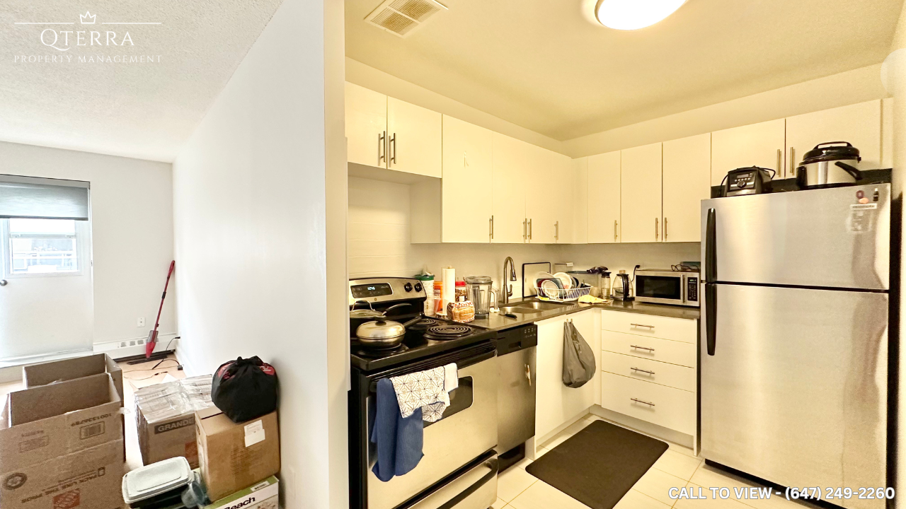 302-274 Cedar Avenue, Richmond Hill, Ontario L4C 2B4 - Photo 2 of 7