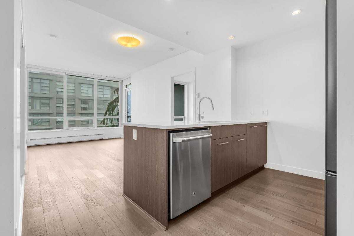 9080 University Crescent #11xx - Photo 4 of 21