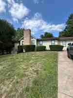 featured image of 706 Greenbriar Dr