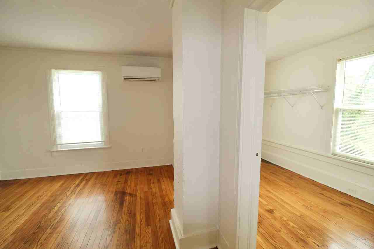 352 Old South High Street - Photo 4 of 24