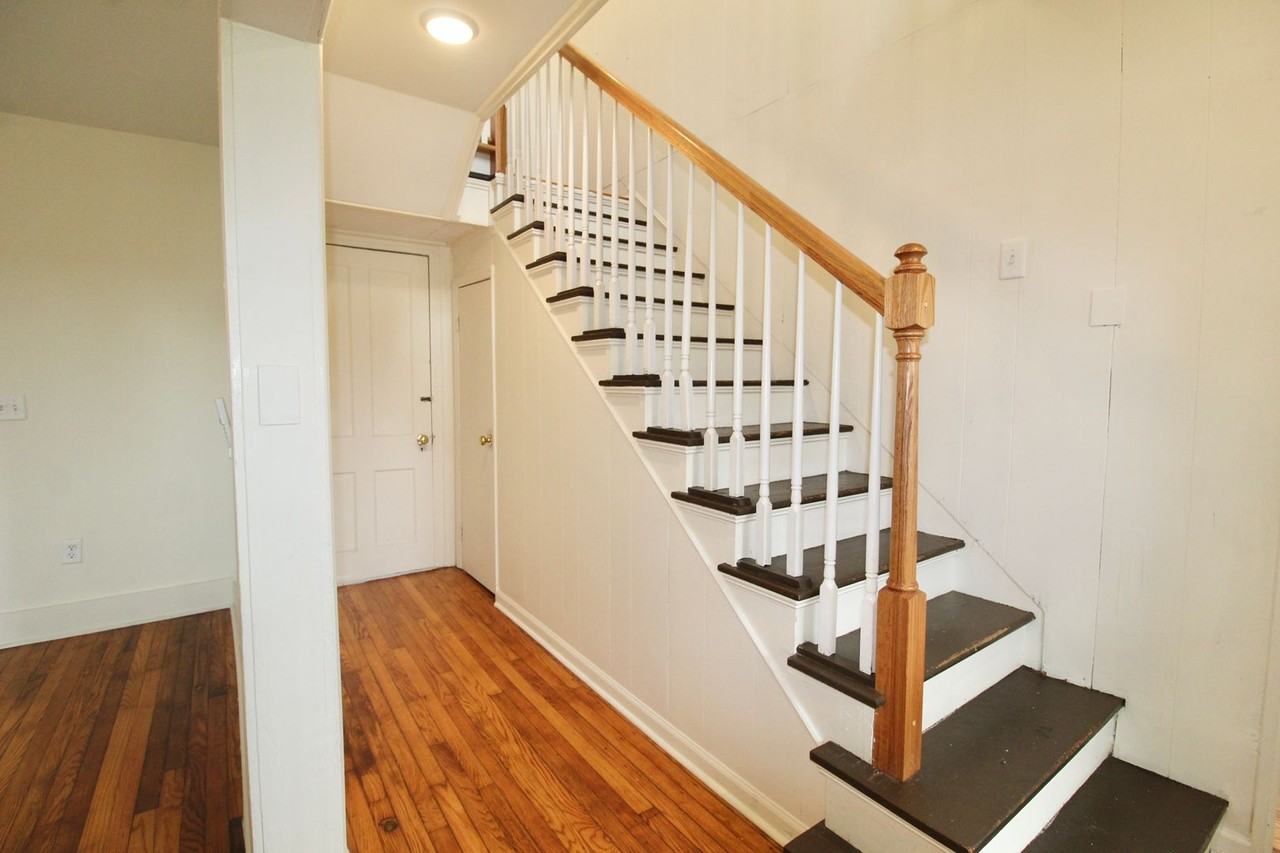 352 Old South High Street - Photo 5 of 24