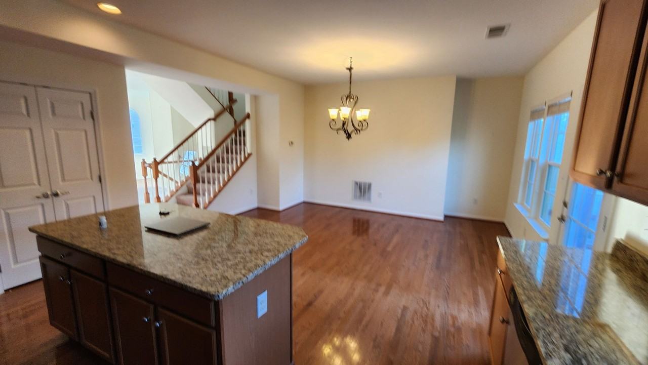 425 Scarecrow Ct - Photo 6 of 25