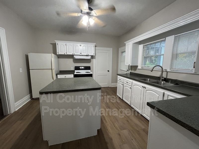 307 2nd Ave Sw - Photo 2 of 21