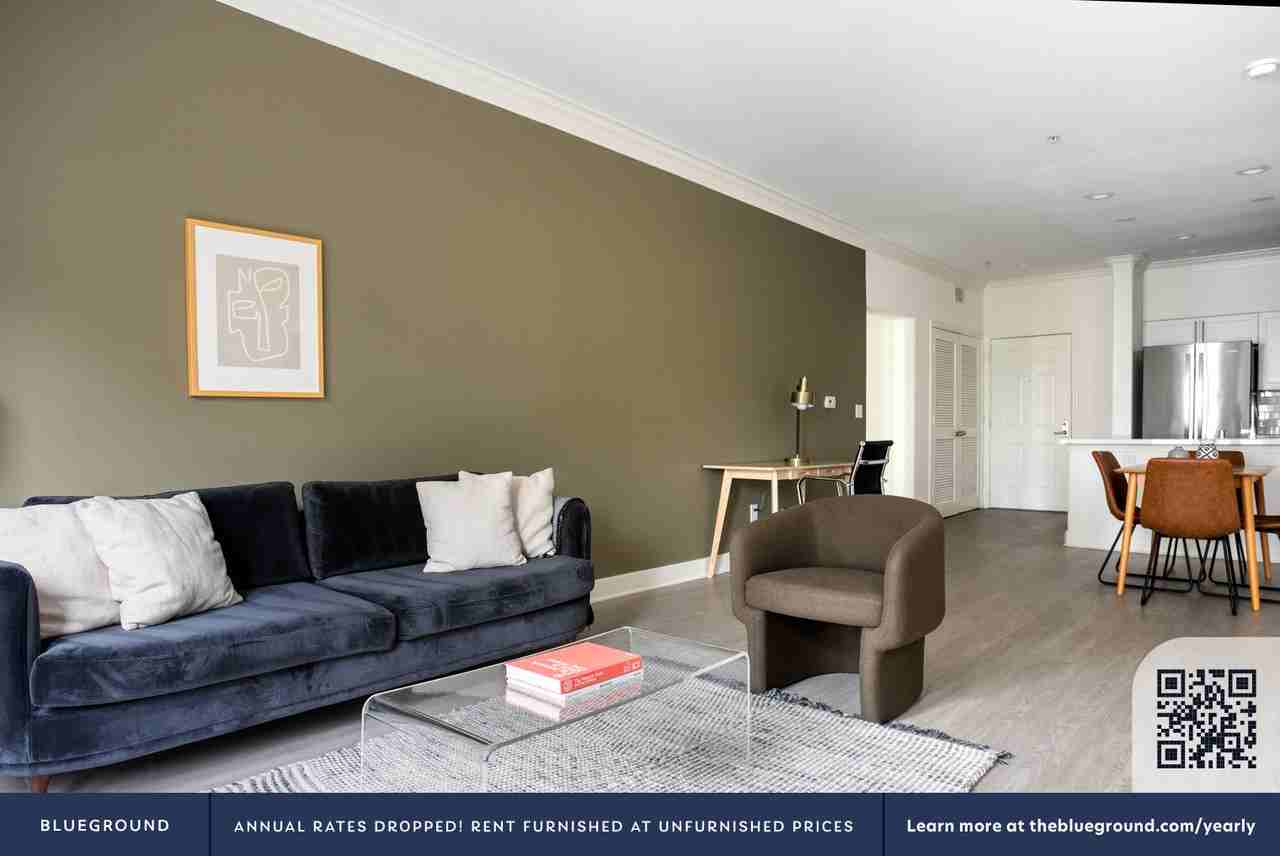 7225 Crescent Park West - Photo 3 of 39