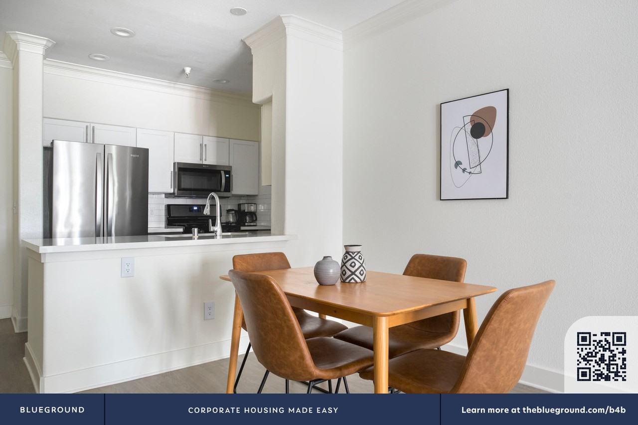 7225 Crescent Park West - Photo 5 of 39