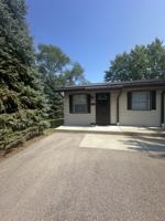 featured image of 832 Parkview Dr #832
