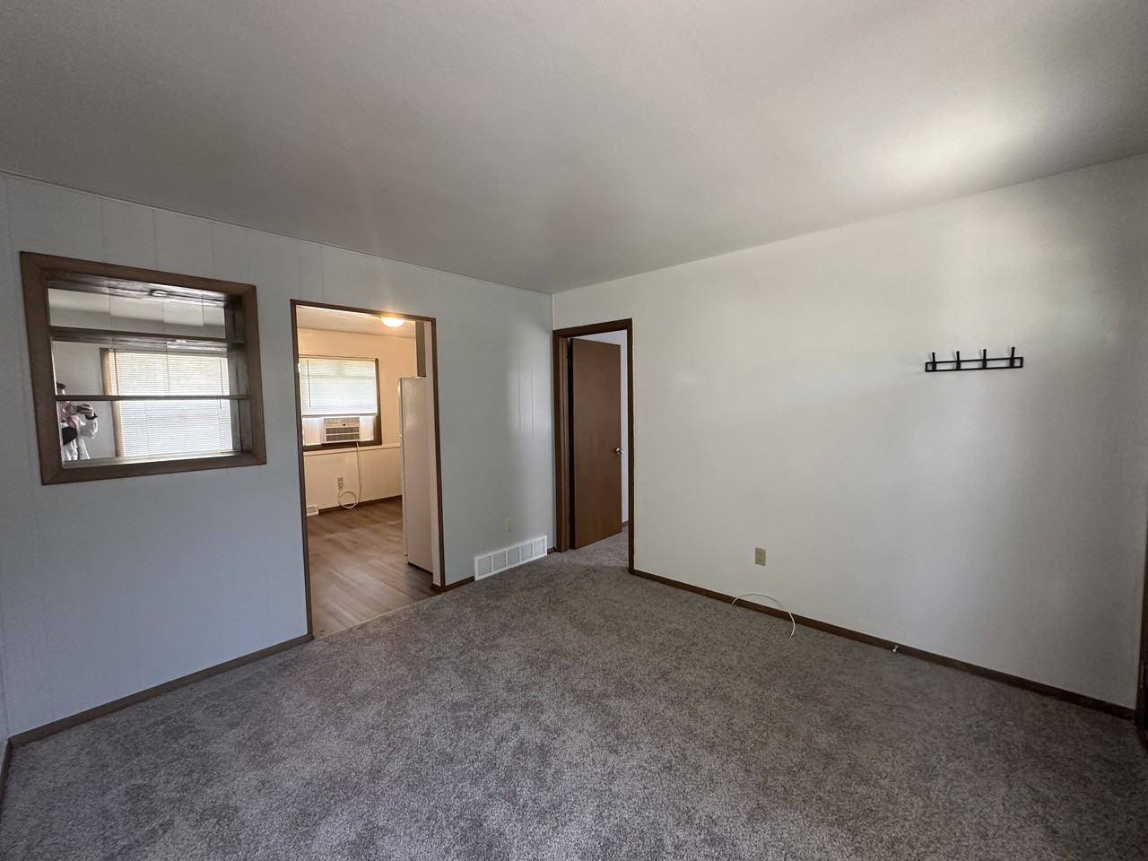 832 Parkview Dr #832 - Photo 3 of 16