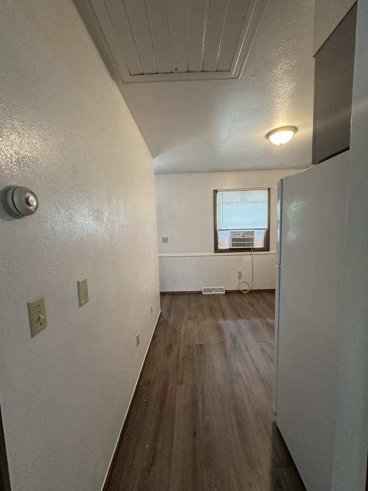 832 Parkview Dr #832 - Photo 5 of 16
