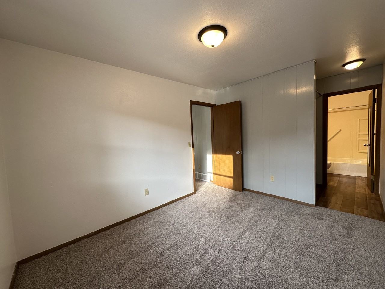 832 Parkview Dr #832 - Photo 7 of 16