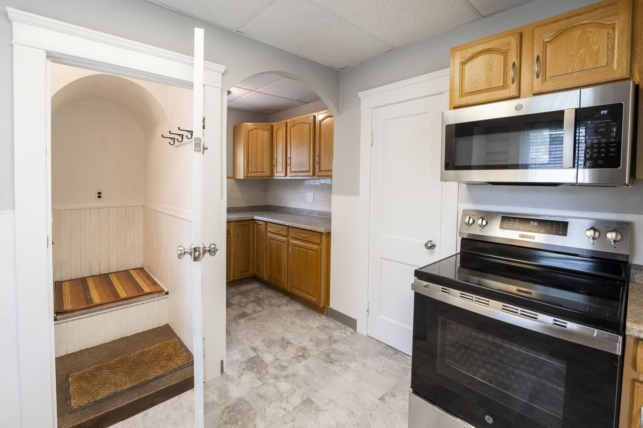 24 South Ave #2 - Photo 3 of 12