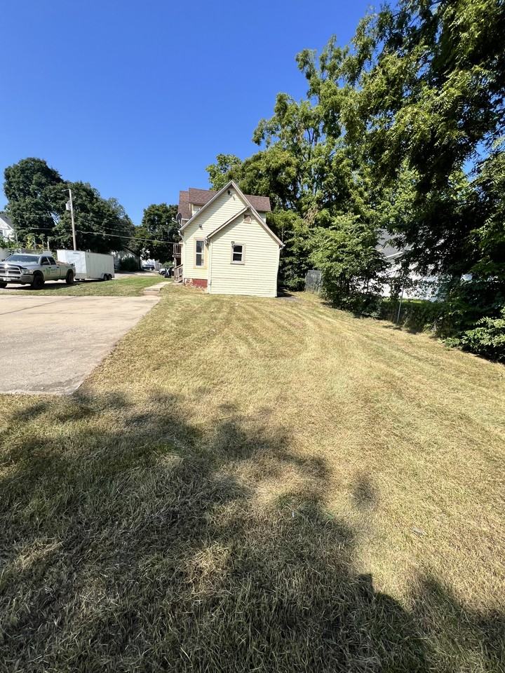 Lincoln Ave #717 - Photo 3 of 4