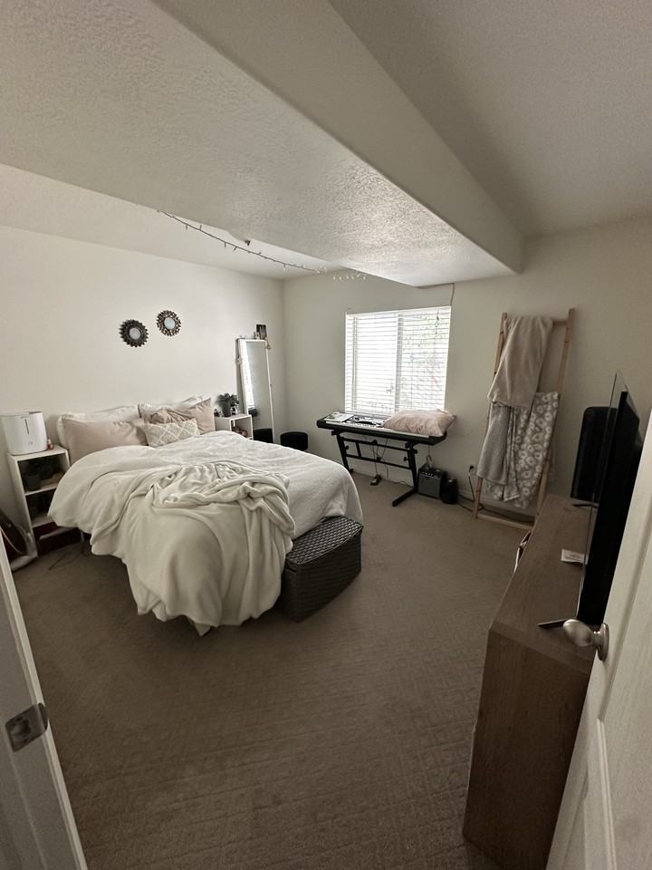381 S 100 W #1 - Photo 6 of 10