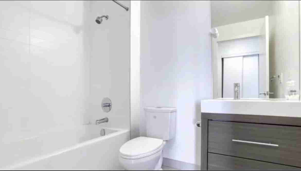 66 Forest Manor Rd - Photo 3 of 9