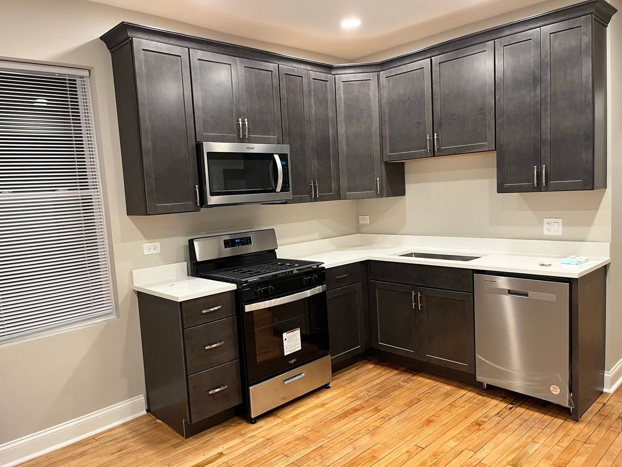 3816 W Montrose Ave #2 - Photo 4 of 20