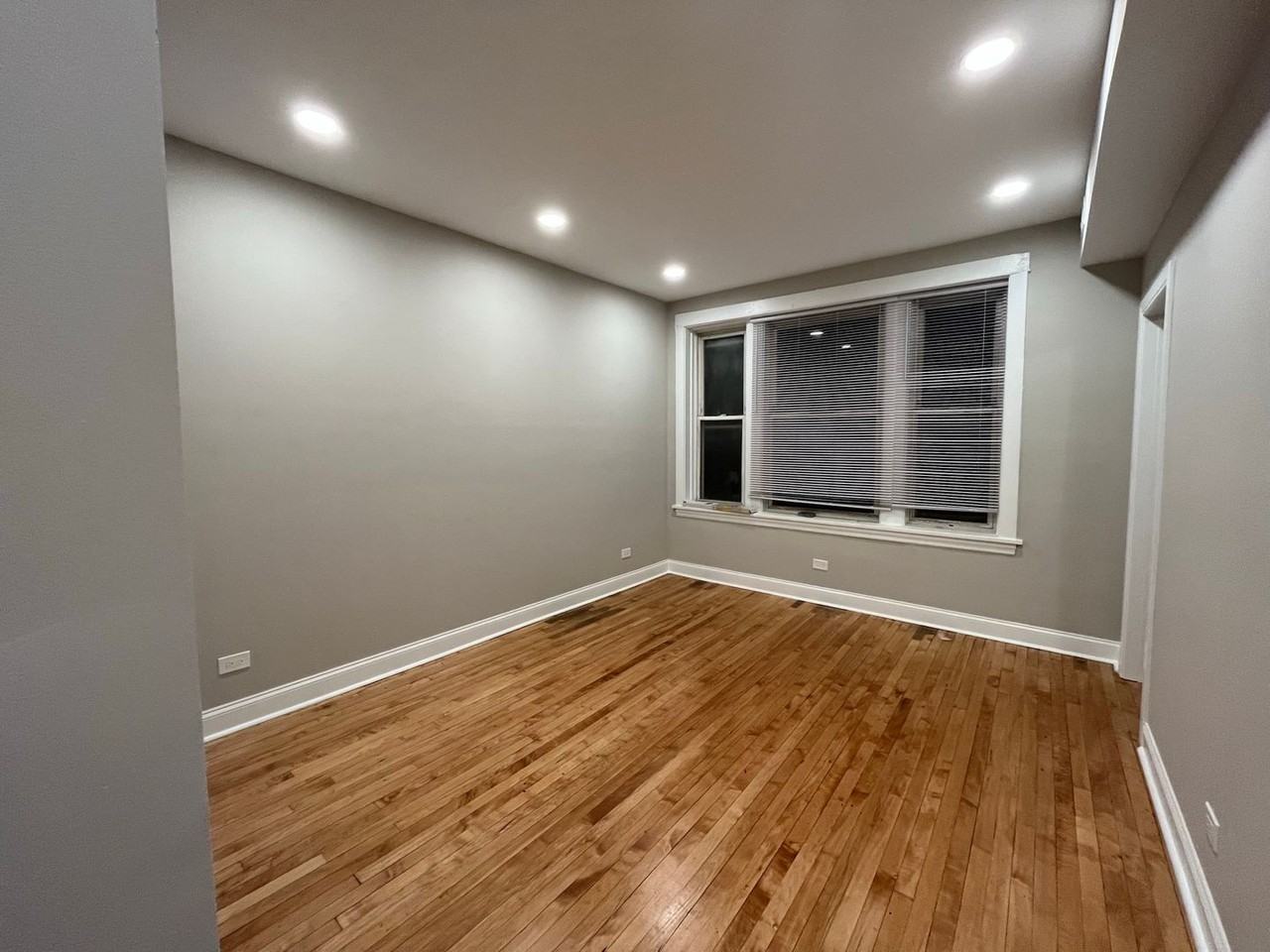 3816 W Montrose Ave #2 - Photo 6 of 20